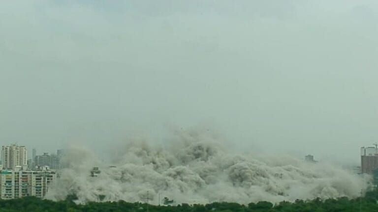 जानिए वह कौन सी तकनीक थी जिससे नोएडा के ट्विन टावर को 12 सेकिंड में किया गया धराशायी? UP Tak