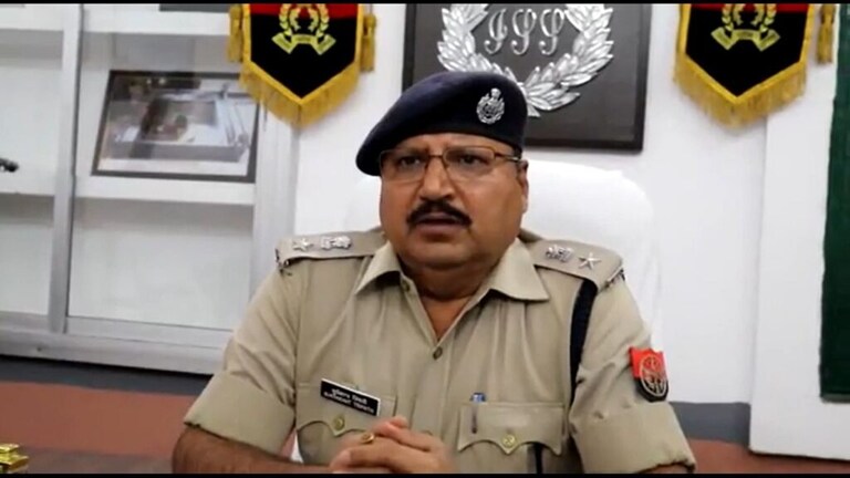 वाराणसी में बच्चा चोरी कर किडनी निकालने की फैला रहे थे अफवाह, पुलिस ने सिखा दिया सबक UP Tak