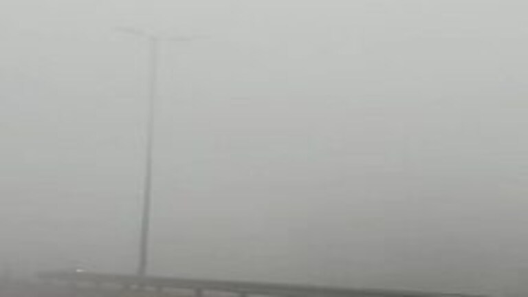 Weather News: UP में बर्फीली हवाओं और घने कोहरे से राहत नहीं, लखनऊ में विजिबिलिटी रही जीरो UP Tak