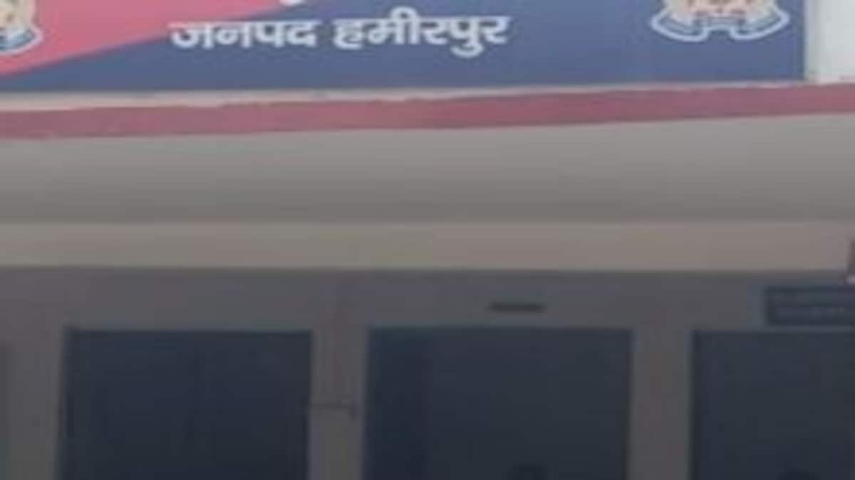 हमीरपुर में बेहद शर्मनाक वीडियो वायरल, युवती को निर्वस्त्र कर अश्लीलता की, 3 गिरफ्तार UP Tak