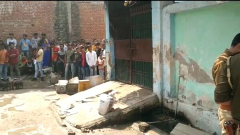 आगरा में शादी वाले घर में लगी गैस सिलेंडर में आग, 2 महिलाओं की जिंदा जलकर मौत, मचा हड़कंप UP Tak