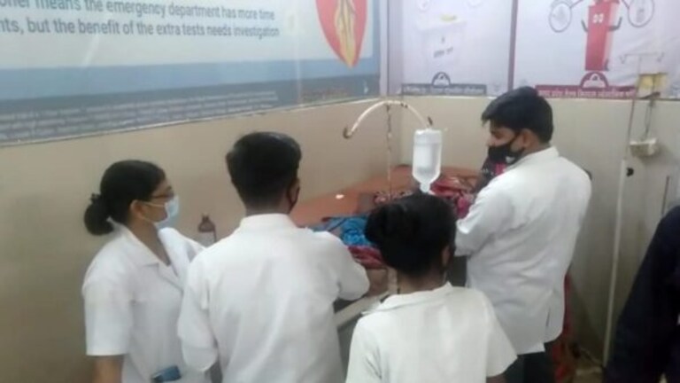 फतेहपुर: बाग में खेल रहा था मासूम और हाथ लग गया देसी बम, अचानक फटा, हुआ ये हाल UP Tak