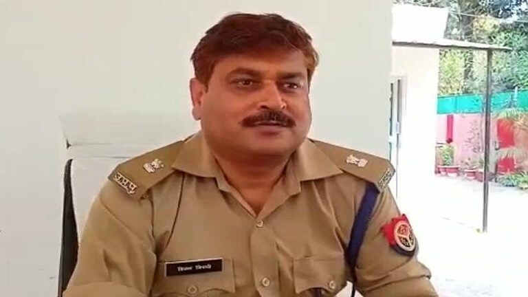 बलिया के एडिशनल एसपी विजय कुमार त्रिपाठी को क्यों किया गया सस्पेंड? यहां जानिए UP Tak