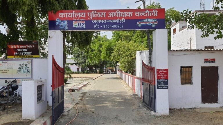 चंदौली: हिंदू देवी-देवताओं पर अमर्यादित टिप्पणी करने के आरोप में युवक गिरफ्तार UP Tak