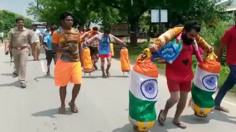 121 लीटर गंगाजल लेकर हरिद्वार से चला ये शिव भक्त, 27 दिन बाद कांवड़ लेकर पहुंचा हापुड़ UP Tak