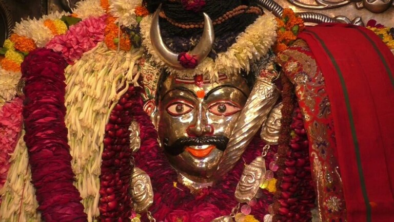 वाराणसी: 801 किलो का केक काटकर मनाया गया बाबा कालभैरव का जन्मदिन UP Tak
