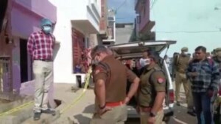 मुरादाबाद: 2-3 दिनों तक फांसी के फंदे पर झूलता रहा युवती का शव! दुर्गंध आने पर हुआ खुलासा UP Tak