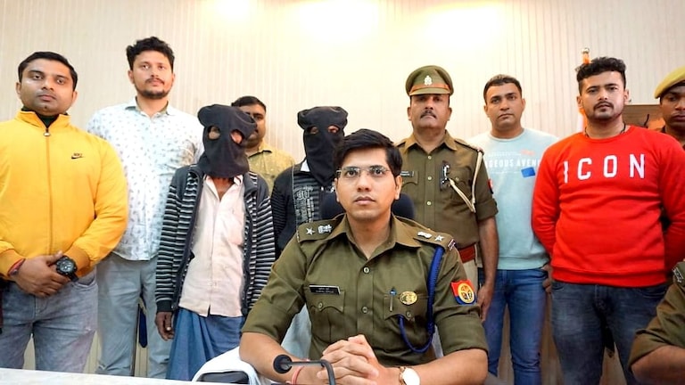 सीतापुर: ‘पत्नी नशे की आदी थी, कई दिन गायब रहती थी’, पति ने दोस्त संग मिल टुकड़े कर दिए UP Tak