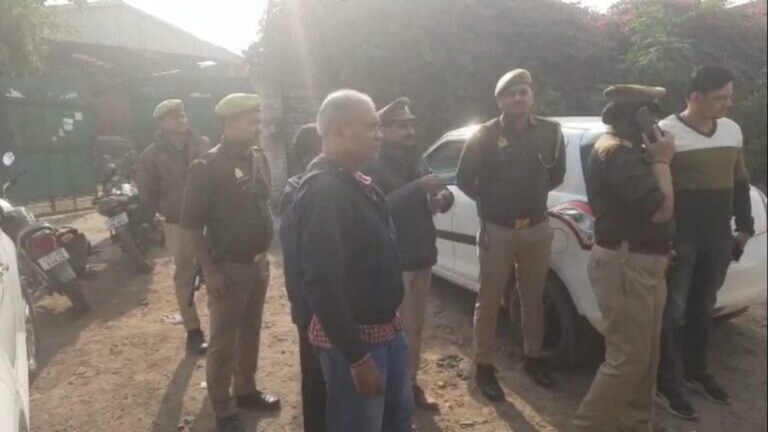 गाजियाबाद: बदमाशों ने बोला फैक्ट्री पर धावा, ट्रक लेकर आए साथ और ऐसे दिया वारदात को अंजाम UP Tak