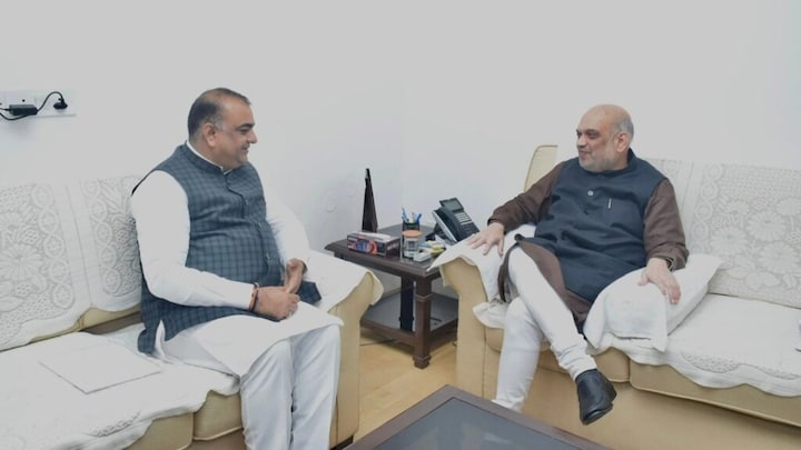 PM मोदी से मुलाकात के बाद रामपुर से BJP विधायक आकाश सक्सेना अब गृहमंत्री अमित शाह से मिले UP Tak