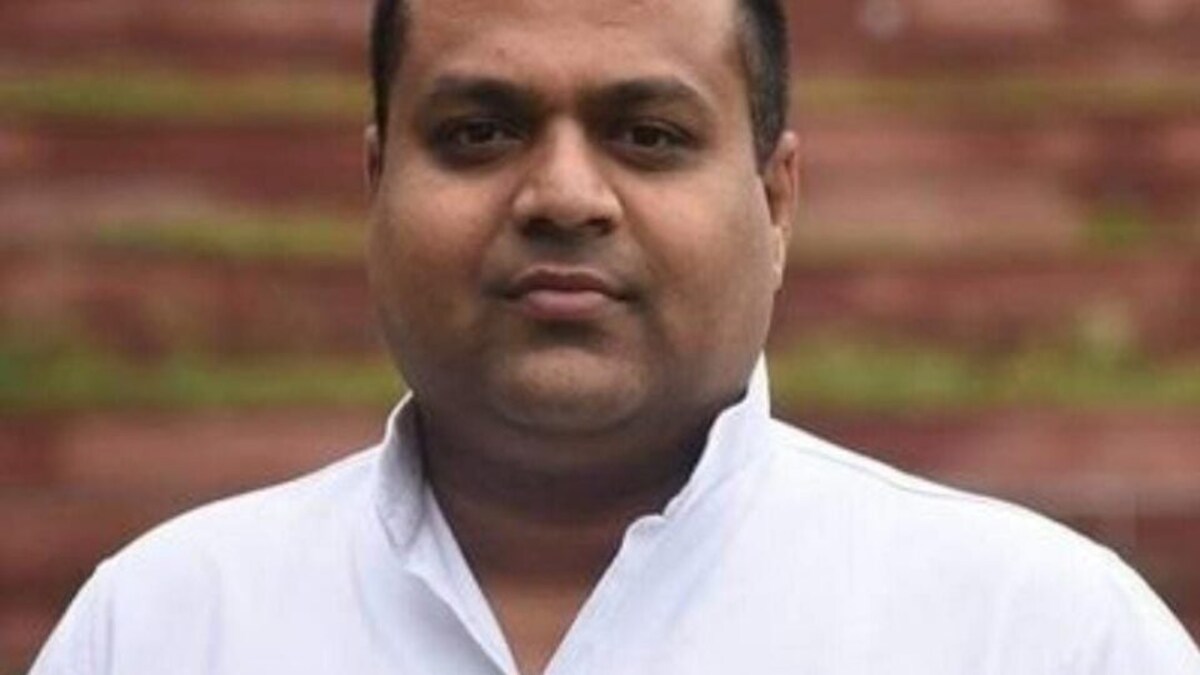सपा-BJP ट्वीटर वॉर के बाद मनीष जगन अग्रवाल ने तोड़ी चुप्पी, विवाद पर पहली बार खुलकर बोले UP Tak