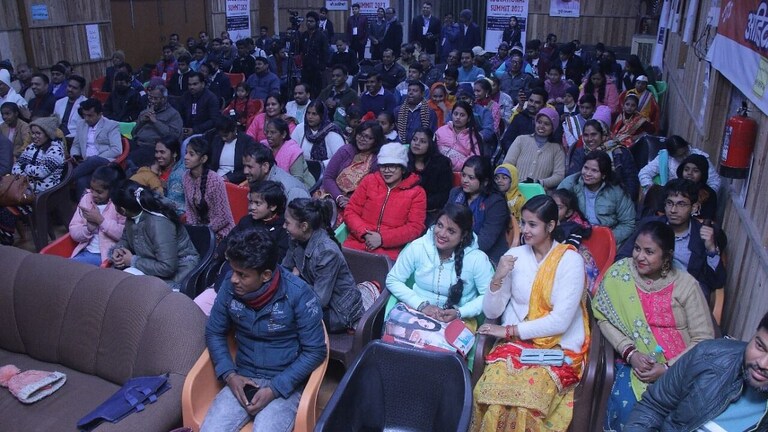 नोएडा: MFG फाउंडेशन ने सावित्री बाई फुले की जयंती पर शिक्षा शिखर सम्मलेन का किया आयोजन UP Tak