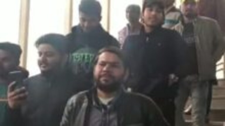 यूपी के दर्शकों को कैसी लगी शाहरुख की मूवी पठान? देखिए सिनेमाहॉल के बाहर से फर्स्ट रिएक्शन UP Tak