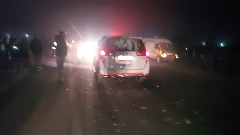 लखीमपुर खीरी: स्कूटी सवार घायल को देखने के लिए जमा हुए लोगों को ट्रक ने रौंदा, 5 की मौत UP Tak