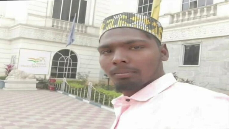 कौशांबी: मुंबई गया था उदयराज, कई सालों बाद अहमद हुसैन बनकर घर लौटा! पिता ने लगाया ये आरोप UP Tak