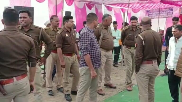 बौद्ध कथावाचक ने मंच से की हिंदू देवी-देवताओं पर अभद्र टिप्पणी, जमकर हुई मारपीट, जानें UP Tak