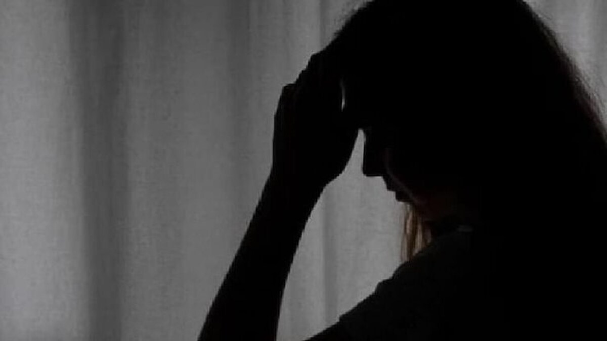 बांदा: पति के गैर मौजूदगी में बहू पर गंदी नजर रखता था ससुर, तंग आकर नवविवाहिता ने उठाया ये कदम UP Tak