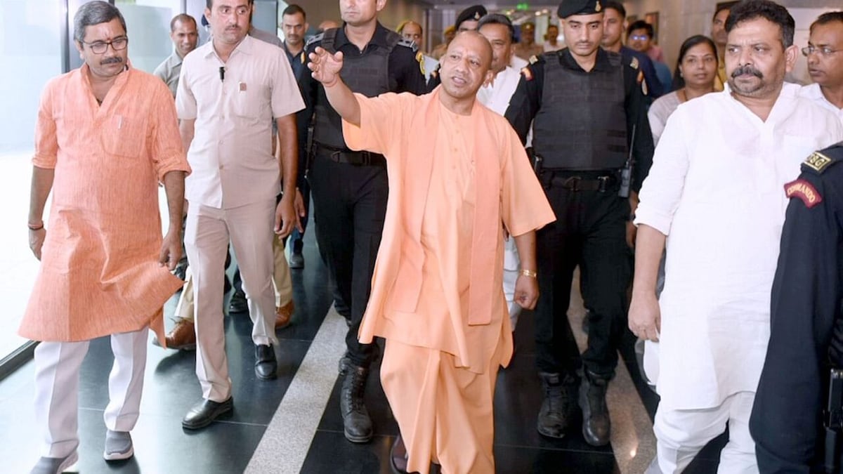 पीएम मोदी सात जुलाई को वाराणसी आएंगे, CM योगी ने कार्यक्रम स्थलों का निरीक्षण किया UP Tak