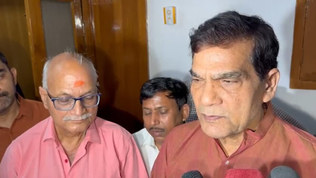 यूपी: मंत्री एके शर्मा से बातचीत के बाद बिजली कर्मियों की हड़ताल खत्म, संघर्ष समिति ने किया ऐलान UP Tak