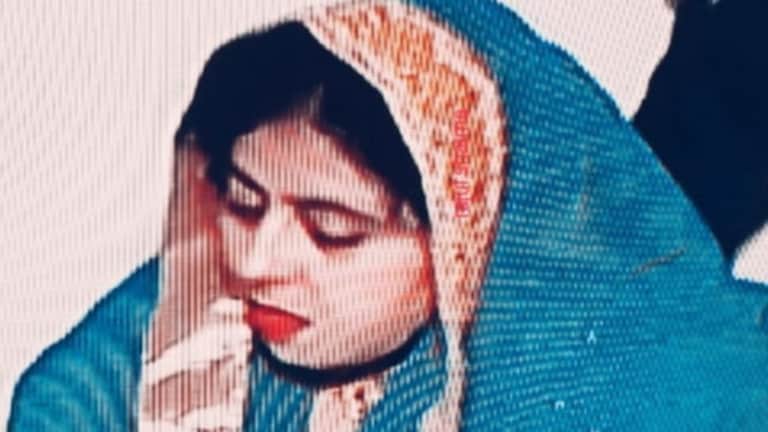 माफिया अतीक की पत्नी शाइस्ता की पहली बार तस्वीर आई सामने, तलाश में है पुलिस UP Tak