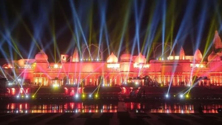 CM योगी बोले- ‘अयोध्या में अपने भवन बनाने के लिए जमीन मांग रही हैं दूसरे राज्यों की सरकारें’ UP Tak