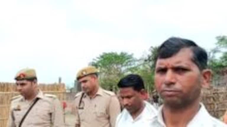 बहराइच: बारिश ने खोला हत्या का राज, मिट्टी में दबी महिला का हाथ-पैर देख सहमे लोग UP Tak