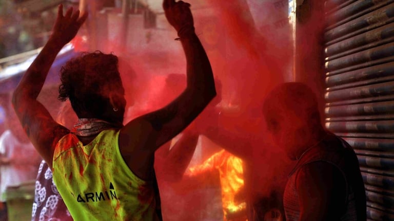 होली के मौके पर ऑनलाइन अफवाह फैलाने वालों पर होगी कार्रवाई: नोएडा पुलिस UP Tak