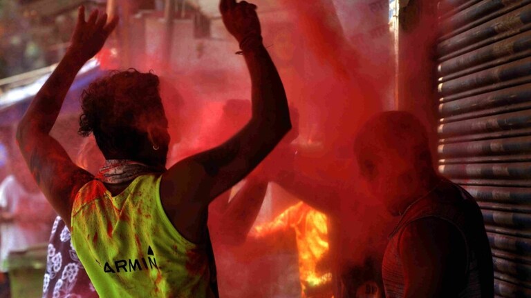 होली के मौके पर ऑनलाइन अफवाह फैलाने वालों पर होगी कार्रवाई: नोएडा पुलिस UP Tak