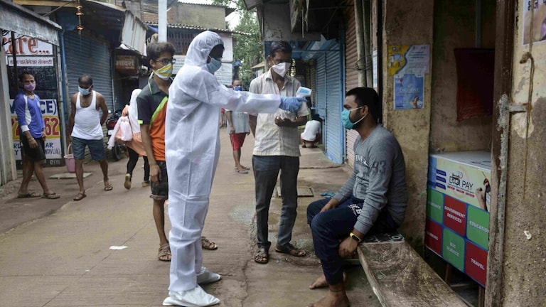 UP में फिर से दस्तक दे रहा कोरोना! प्रदेश में दोगुनी रफ्तार से बढ़ रहे मामले, जानें ताजा अपडेट UP Tak