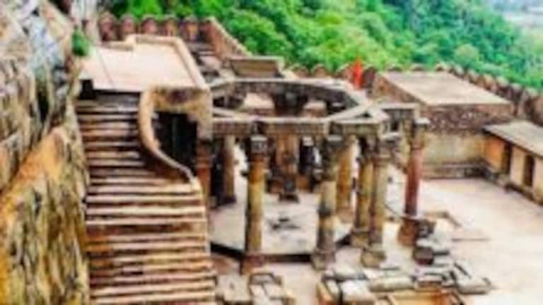 बांदा आएं तो इन प्रसिद्ध मंदिरों और किलों को घूमने जरूर जाएं, यादगार रहेगा सफर UP Tak