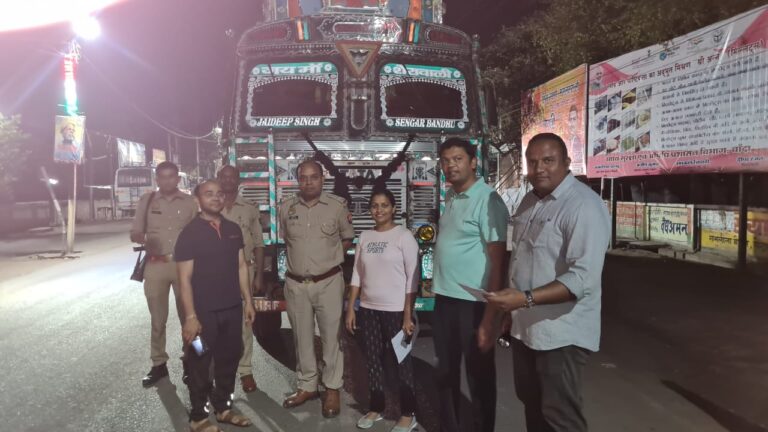 आधी रात में सड़क पर उतरीं बांदा की महिला SDM सुरभि, मोरंग माफियाओं पर किया ताबड़तोड़ एक्शन UP Tak