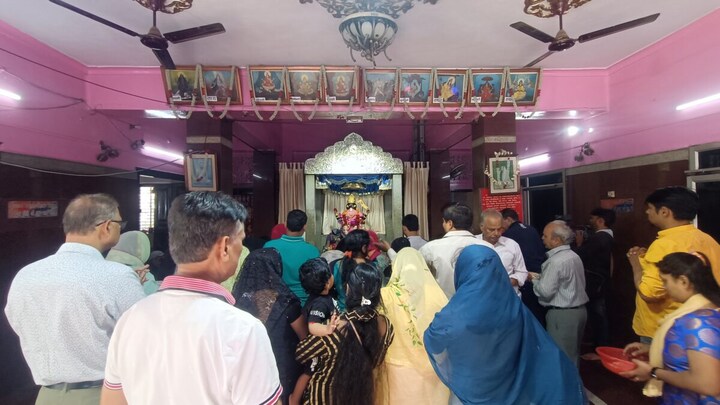 यूपी में शुरू हुआ नवरात्रि उत्सव, पूजा-पाठ के सरकारी इंतजाम पर सपा ने साधा निशाना UP Tak