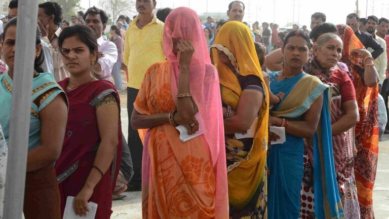 UP Nagar Nikay chunav 2023: जानिए कौन लड़ सकता है चुनाव, वोटर कौन, कैसे मिलता है आरक्षण UP Tak