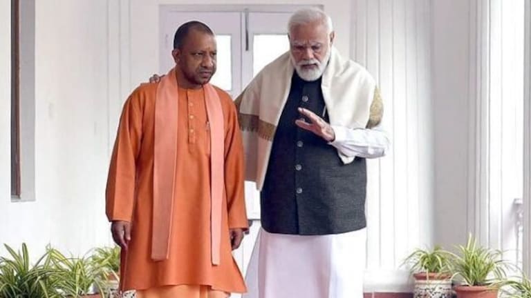 नोएडा के रामपत यादव ने PM मोदी-CM योगी के खिलाफ की ‘आपत्तिजनक टिप्पणी’, पुलिस ने किया ये हाल Modi_Yogi-640x361