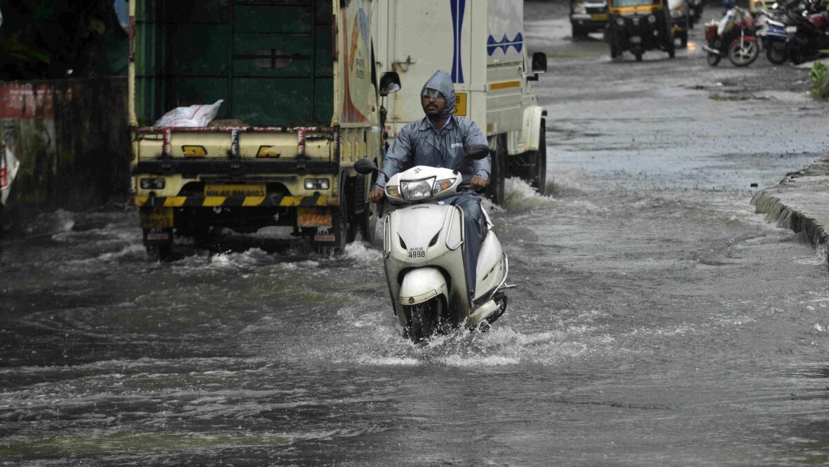 नोएडा, आगरा, लखनऊ, वाराणसी में जानिए बारिश को लेकर क्या है अपडेट, ऐसा रहेगा मौसम