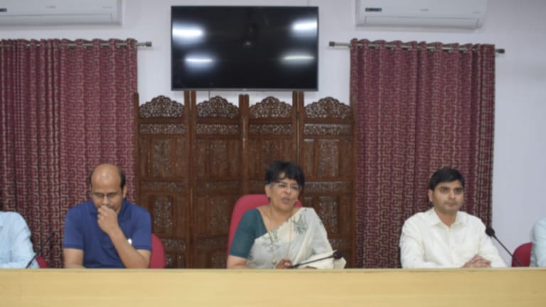 यूपी के इस रेलवे स्टेशन पर जल्द मिलेगी ईवी चार्जिंग की सुविधाएं, मिलेंगी ये सेवाएं UP Tak