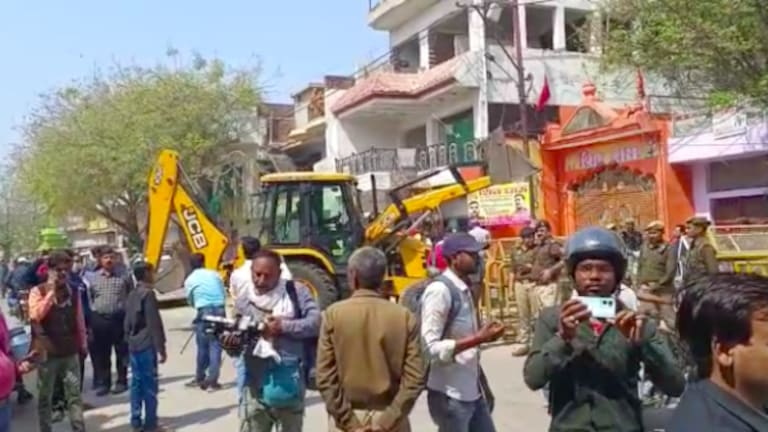 उमेश पाल मर्डर केस: प्रयागराज में आज सफदर अली के मकान पर चलेगा बुल्डोजर, जानें डिटेल्स UP Tak