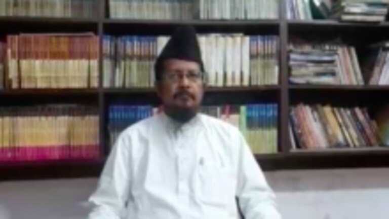 सऊदी अरब में रमजान पर नहीं बजेगा लाउडस्पीकर, बरेली के मौलाना बोले- हुकूमत अपना फैसला वापस ले UP Tak