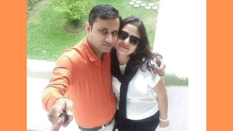 होली खेल बाथरूम में घुसे पति-पत्नी, बाहर नहीं आए तो बच्चों ने मचाया शोर पर हो चुकी थी देर UP Tak