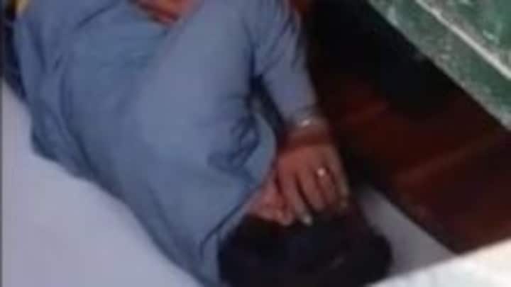 मुजफ्फरनगर: स्कूल की कक्षा में नशे में बेसुध पड़ा शख्स, वीडियो वायरल, ग्रामीण बोले- ये शिक्षक है UP Tak