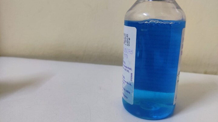 नोएडा: कफ सिरप मामले में कंपनी का लाइसेंस रद्द करने की प्रक्रिया शुरू, कंपनी के मालिक फरार नोएडा: कफ सिरप मामले में कंपनी का लाइसेंस रद्द करने की प्रक्रिया शुरू, कंपनी के मालिक फरार