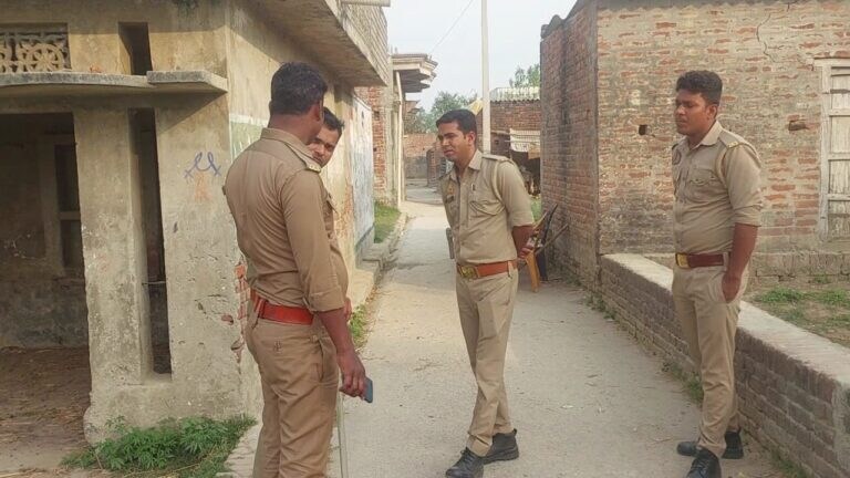 बहराइच में गुंडई-दुस्साहस की इंतहा! एक ही परिवार की 2 नाबालिग लड़कियों को उठा ले गए दबंग UP Tak