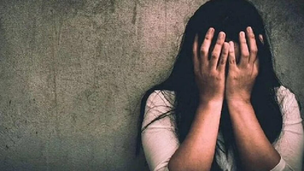 ‘मैंने तुम्हारा अश्लील वीडियो बनाया, जो कहूं वो करो’ युवक ने युवती को यूं किया ब्लैकमेल UP Tak