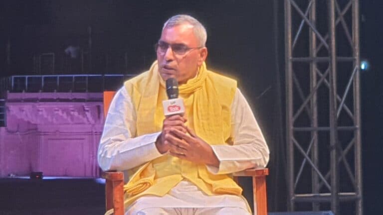 ‘राजनेता दो मुंहे सांप की तरह…’, UP Tak उत्सव में स्वामी प्रसाद मौर्य पर भड़के राजभर UP Tak