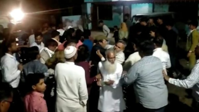गजब! लखीमपुर खीरी में नागिन डांस को लेकर बारातियों से भिड़े घराती, हुई जमकर मारपीट UP Tak