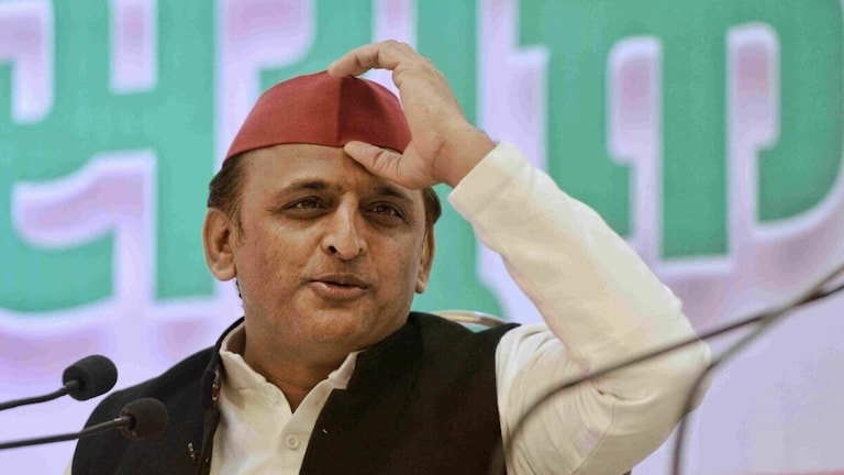 अखिलेश यादव ने 2024 के लिए PDA फॉर्मूले पर तैयार की नई टीम, चाचा शिवपाल के करीबियों को भी मिली जगह UP Tak