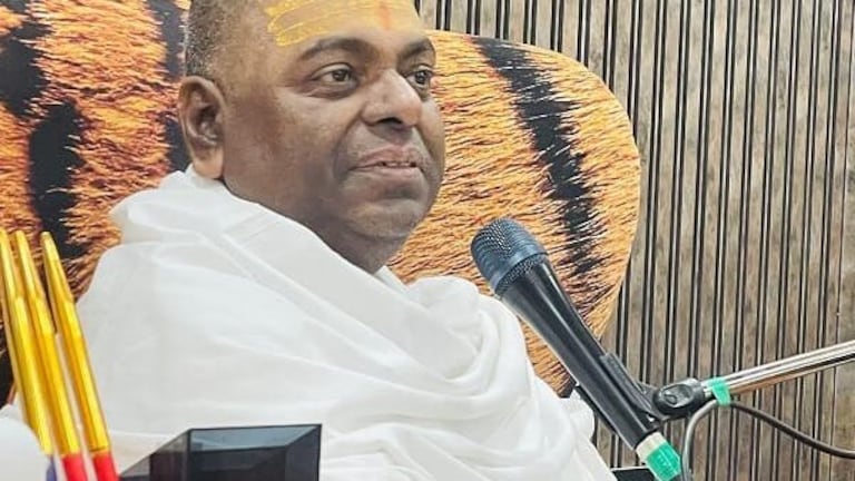 कानपुर वाले करौली बाबा की 2 शादियों की कहानी, पहली वाली पत्नी के साथ क्या हुआ, जानिए UP Tak