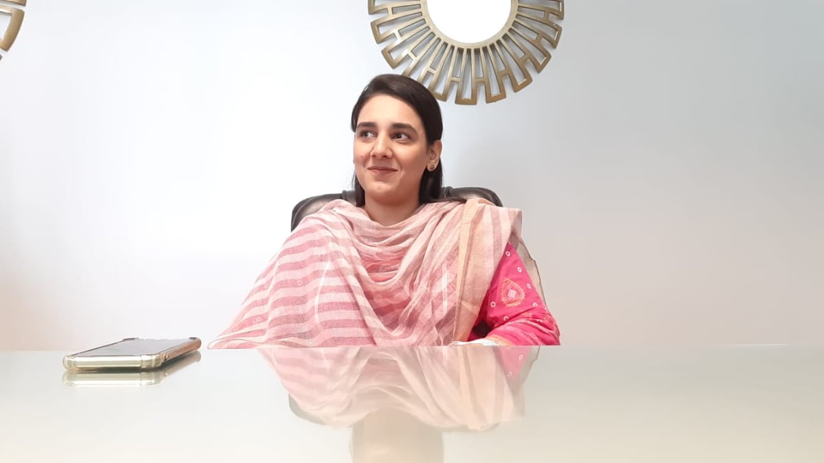 स्वार उपचुनावः जानें आजम की बहू सिदरा अदीब की कहानी जिनकी सियासी एंट्री की चर्चा चल पड़ी UP Tak