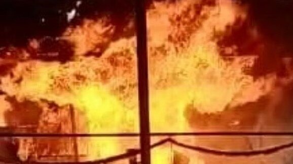 गौतमबुद्ध नगर: झगड़े के बाद पत्नी ने ऊपर डाला तेल, पति ने माचिस जलाकर लगा दी आग, फिर ये हुआ