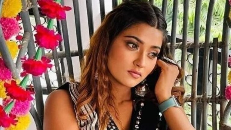 आकांक्षा दुबे मौत केस: मां ने की जांच किसी दूसरे थाने में स्थानांतरित करने की मांग UP Tak